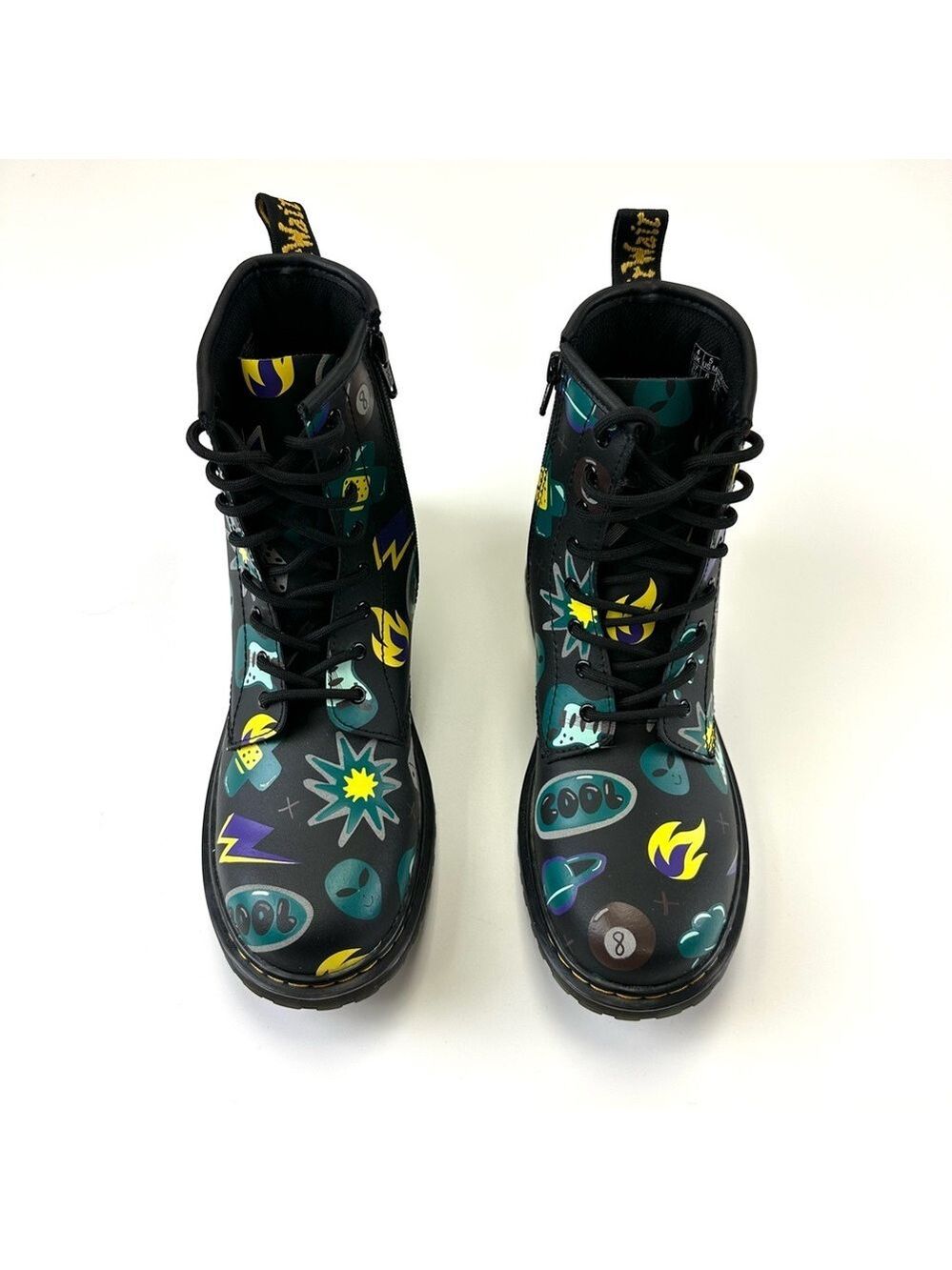 Dr Martens NEW sticker 1460 boots 8 Hole Womens Size 6 leather Lace up Indie - Picture 2 of 11